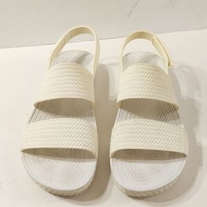Ladies Reef Strap Off White Sandals Size 8 Good Condition